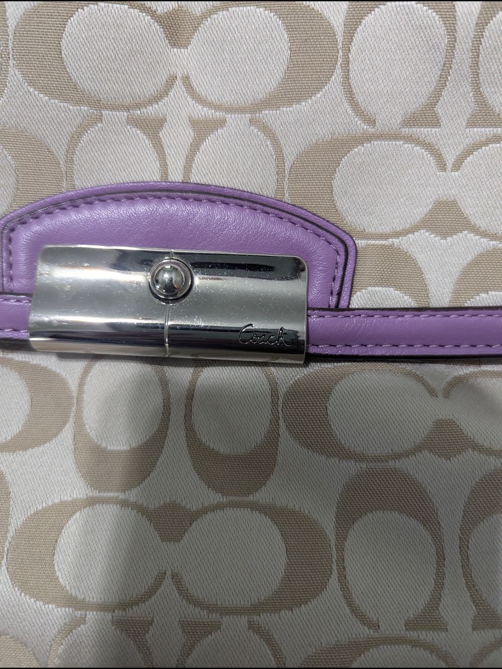 Coach Signature Canvas Shoulder Bag in Lavender Trim - Picture 3 of 6